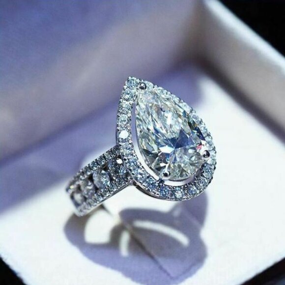 "Classic Wedding Pear Water Drop Crystal Clear CZ Elegant Ring, UNVN12271 - Picture 2 of 5